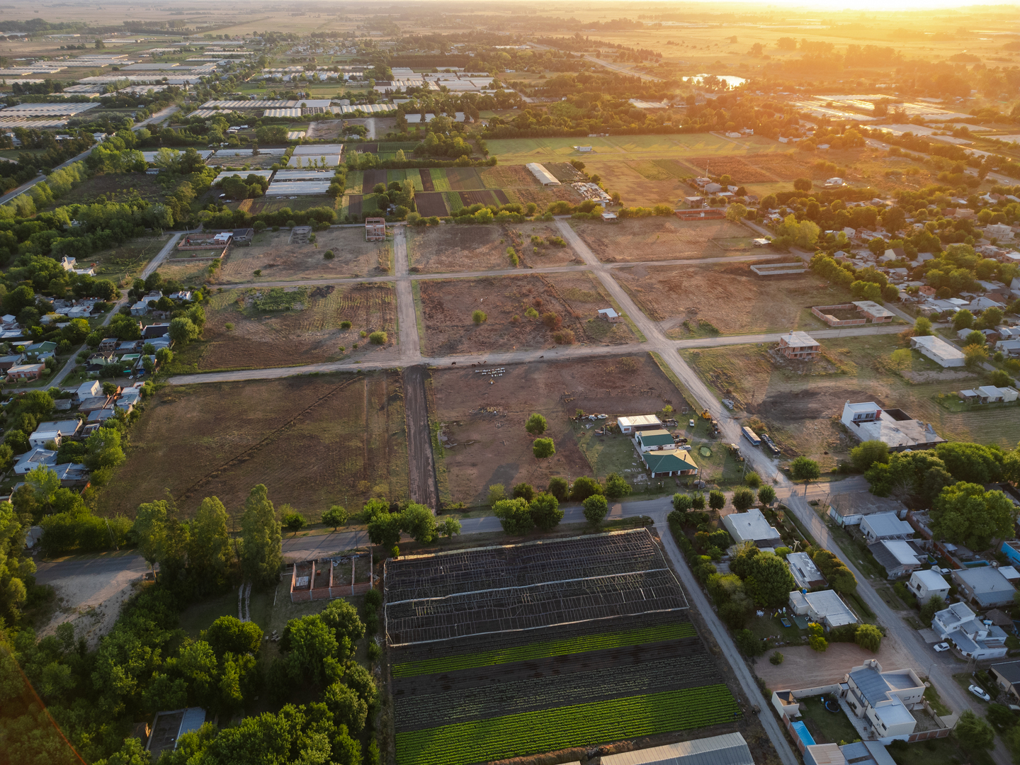 Terrenos y Lotes en Venta en Olmos, Lisandro ,ap.